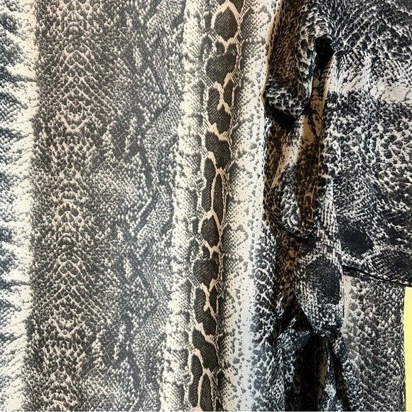 Python Print Judith March Sz S Oversized Dress Cold Shoulder Tie Arms Loose Fit - Picture 8 of 12